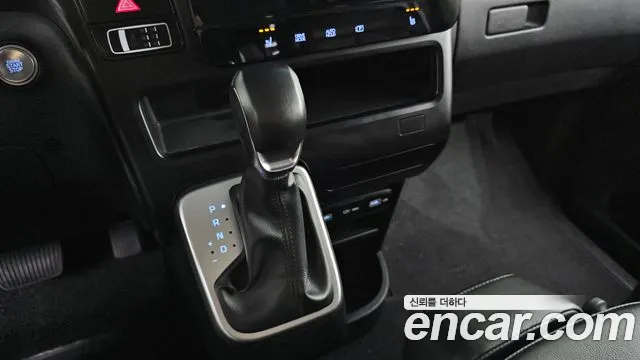 Hyundai Staria 2022 thumb 9