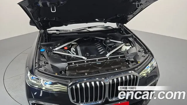 BMW X7 2021 thumb 6