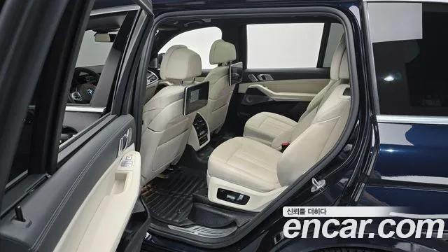 BMW X7 2021 thumb 11