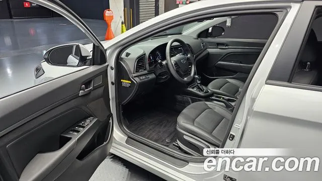 Hyundai Avante 2017 thumb 10