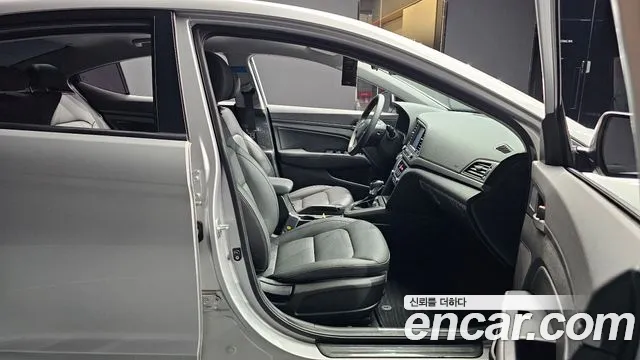 Hyundai Avante 2017 thumb 11