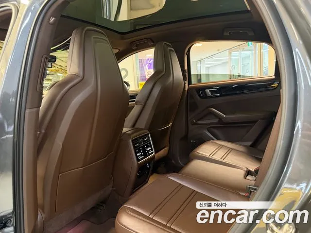 Porsche Cayenne 2020 thumb 10
