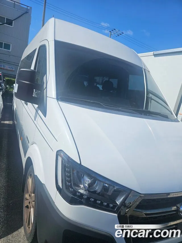 Hyundai Staria 2022 thumb 2