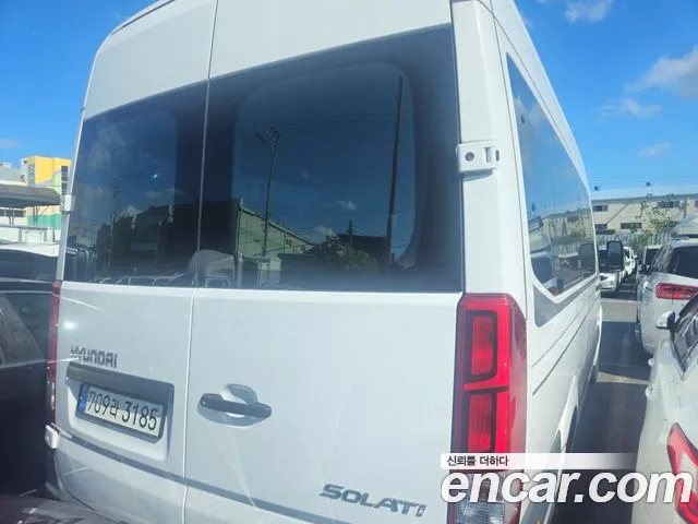 Hyundai Staria 2022 thumb 3