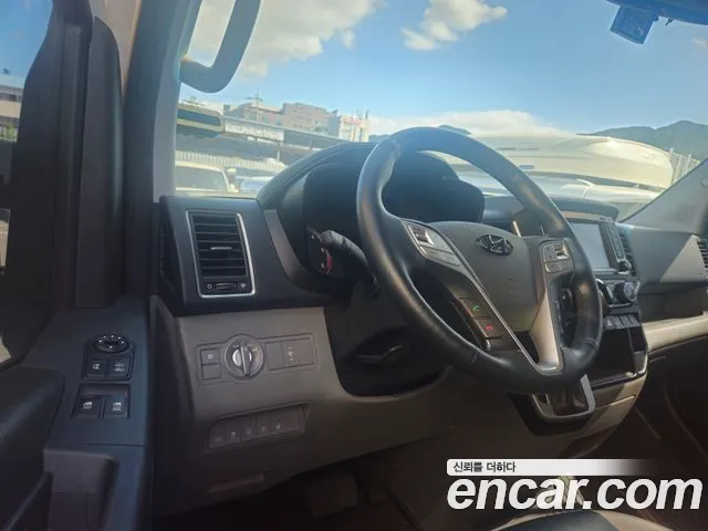 Hyundai Staria 2022 thumb 6