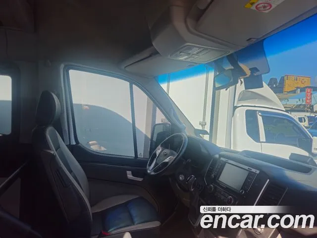 Hyundai Staria 2022 thumb 7