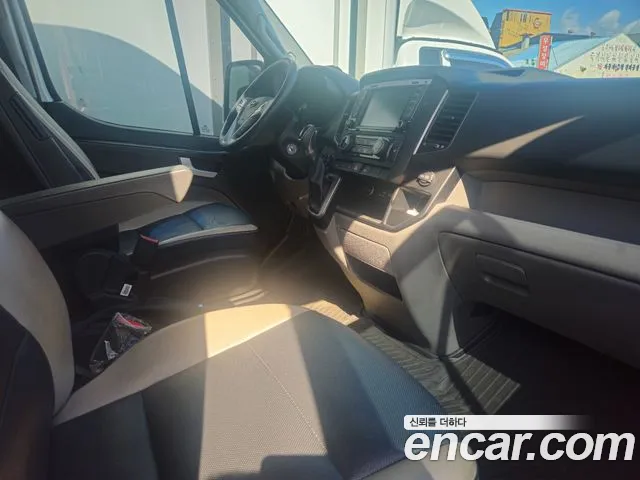 Hyundai Staria 2022 thumb 8
