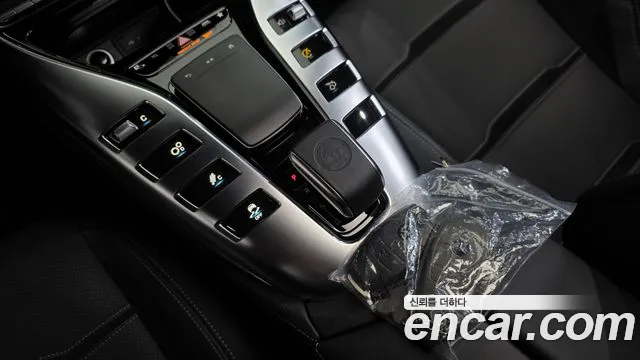 Mercedes-Benz AMG GT 2021 thumb 9