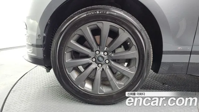 Land Rover Range Rover Velar 2017 thumb 4