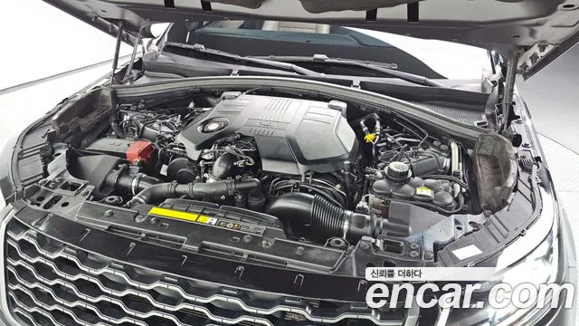 Land Rover Range Rover Velar 2017 thumb 5