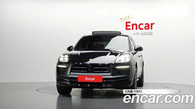 Porsche Macan 2023 thumb 3