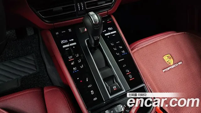 Porsche Macan 2023 thumb 9