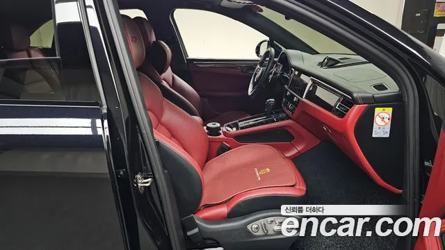 Porsche Macan 2023 thumb 11