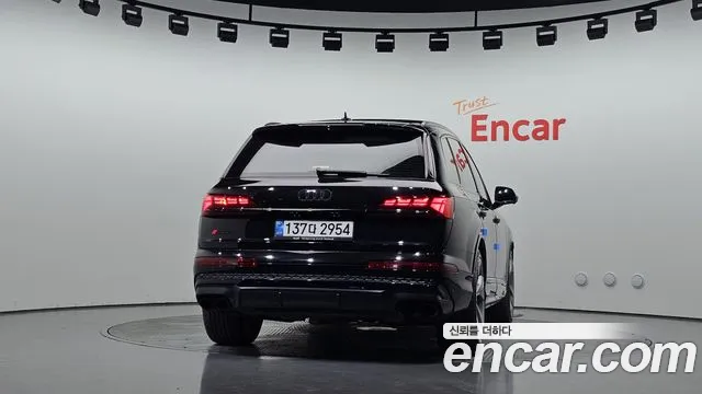 Audi SQ7 2025 thumb 4