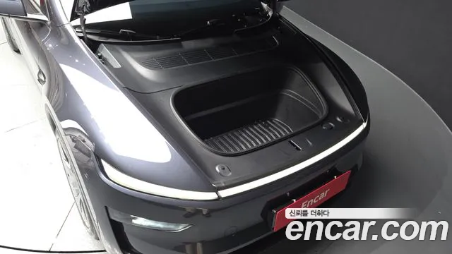 Tesla Model Y 2026 thumb 5