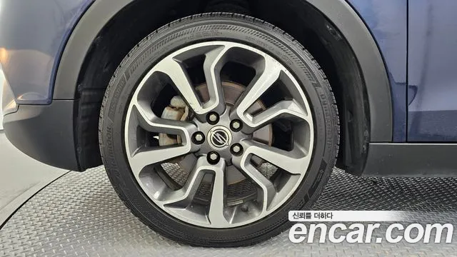 KG_Mobility_Ssangyong TIBOLI 2015 thumb 5