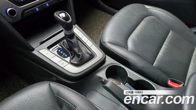 Hyundai Avante 2017 thumb 9