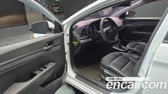Hyundai Avante 2017 thumb 10