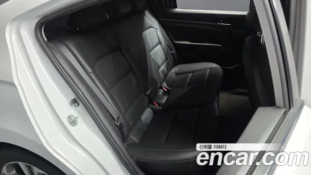 Hyundai Avante 2017 thumb 11