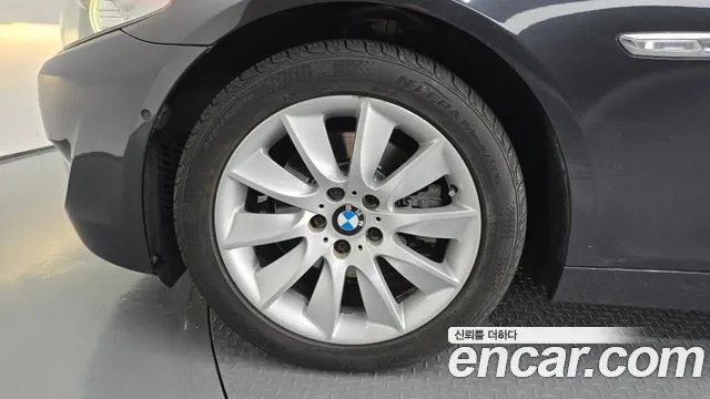 BMW 5-Series 2013 thumb 5