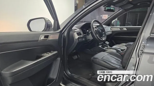 KG_Mobility_Ssangyong Rexton 2019 thumb 10