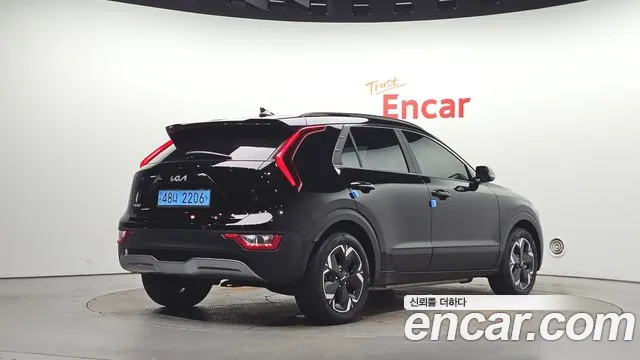 Kia Niro 2023 thumb 2