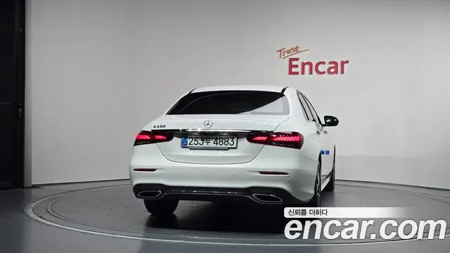 Mercedes-Benz E-Класс 2023 thumb 4