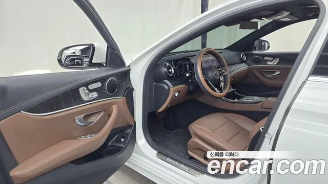 Mercedes-Benz E-Класс 2023 thumb 10