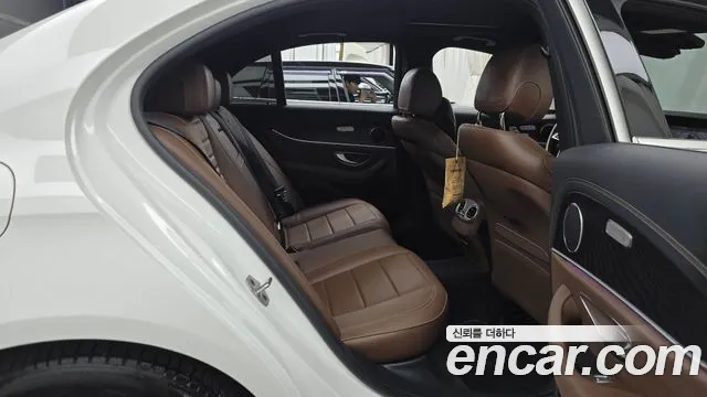 Mercedes-Benz E-Класс 2023 thumb 12