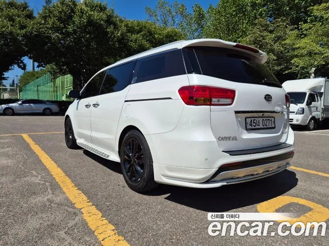 Kia Carnival 2016 thumb 2