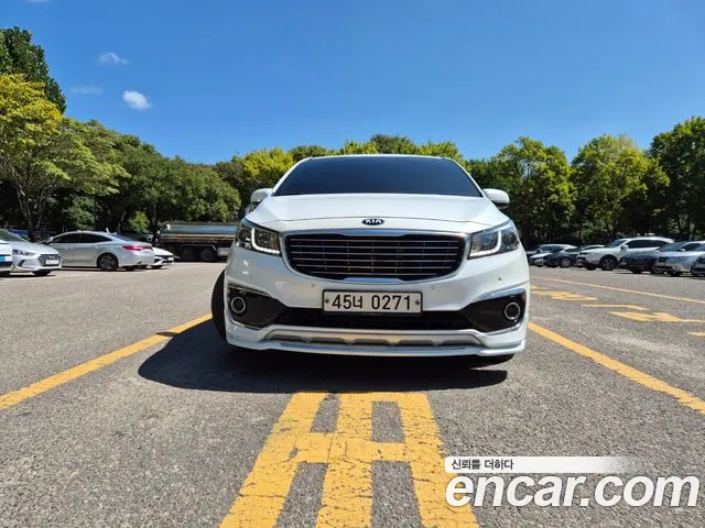 Kia Carnival 2016 thumb 3