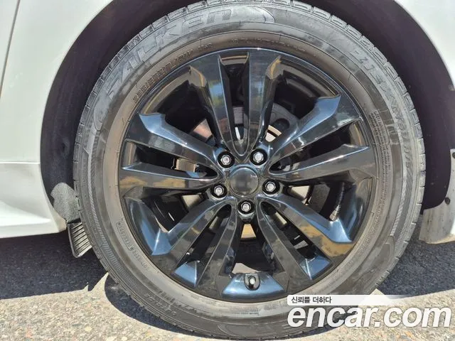 Kia Carnival 2016 thumb 5