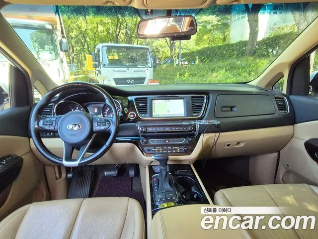 Kia Carnival 2016 thumb 7