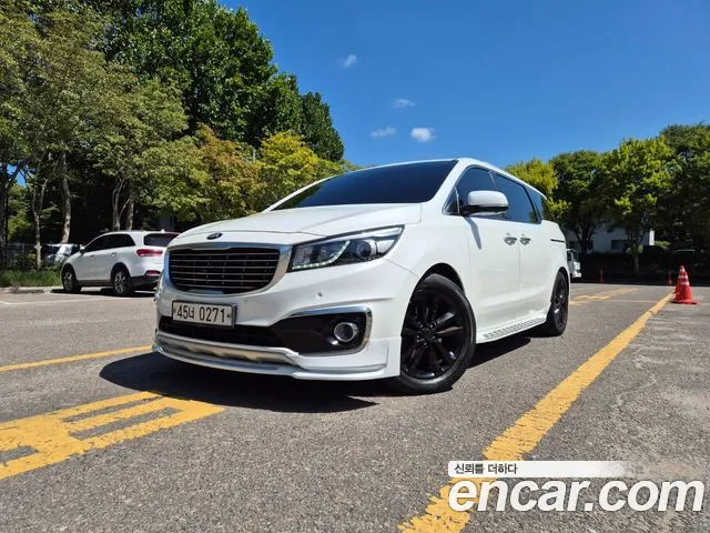Kia Carnival 2016 thumb 11