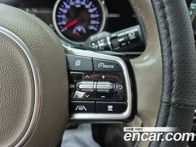 Kia Carnival 2021 thumb 7