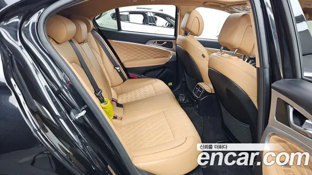 Genesis G70 2022 thumb 12