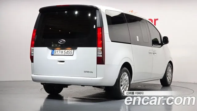 Hyundai Staria 2022 thumb 2