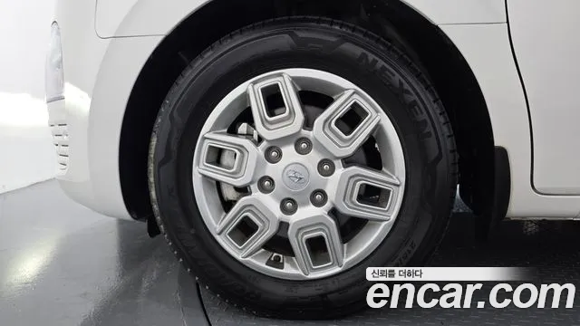 Hyundai Staria 2022 thumb 5