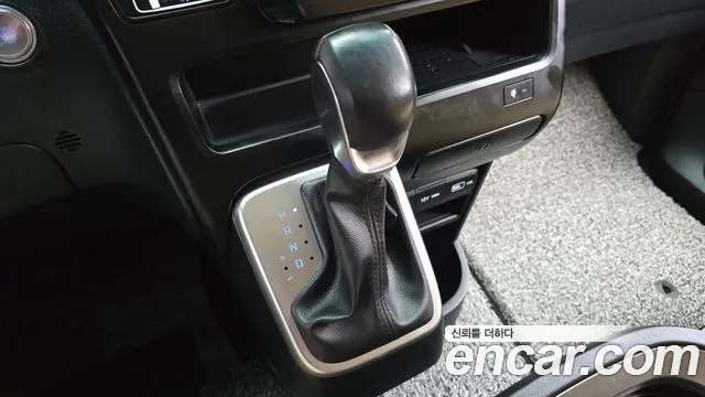 Hyundai Staria 2022 thumb 9