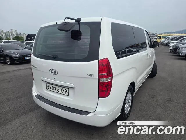 Hyundai Starex 2017 thumb 2