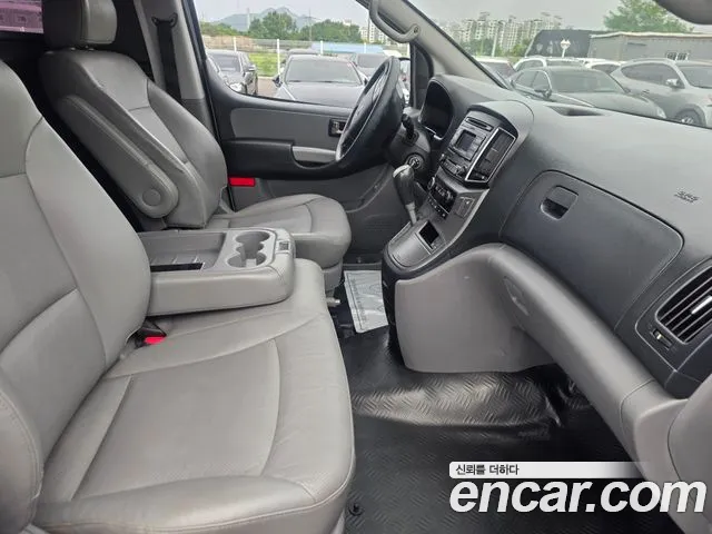 Hyundai Starex 2017 thumb 10