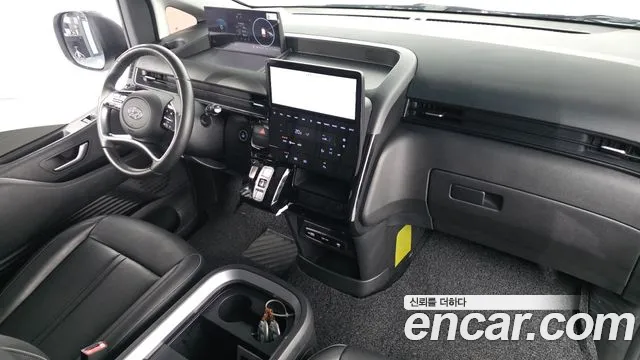 Hyundai Staria 2025 thumb 7