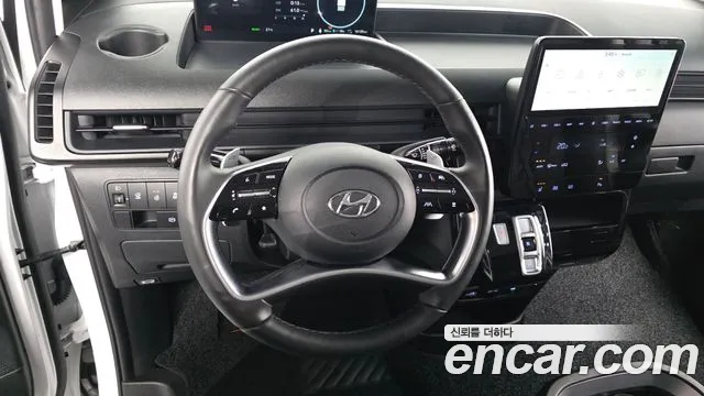 Hyundai Staria 2025 thumb 12