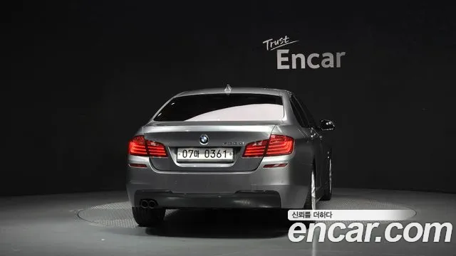 BMW 5-Series 2015 thumb 4