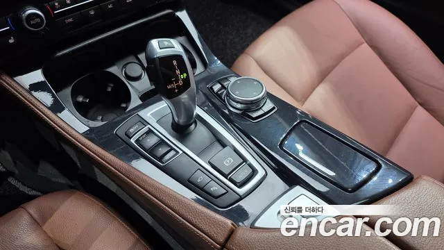 BMW 5-Series 2015 thumb 9