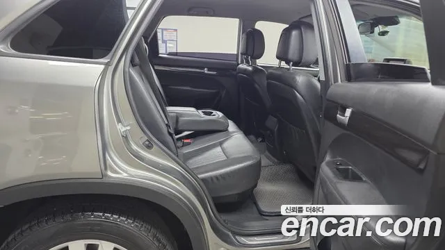 Kia Sorento 2011 thumb 12