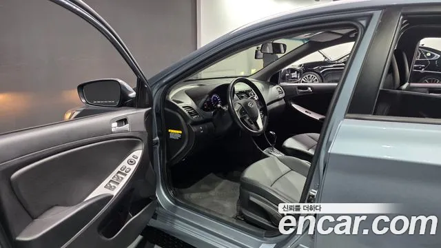 Hyundai Accent 2017 thumb 10