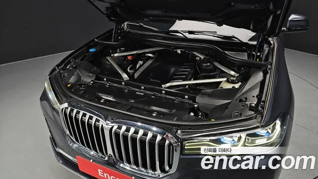 BMW X7 2021 thumb 6