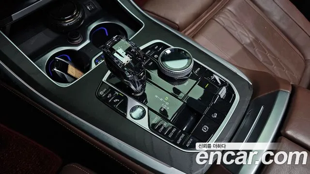 BMW X7 2021 thumb 9