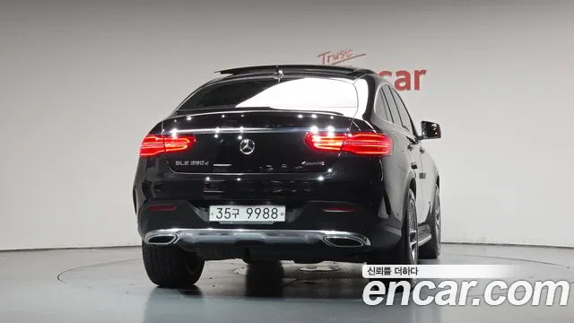 Mercedes-Benz GLE 2017 thumb 3